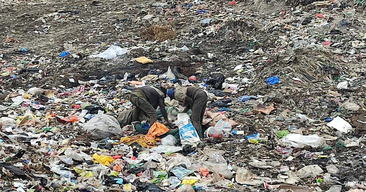 Garbage collectors who are treated like trash Heinrich Böll Stiftung